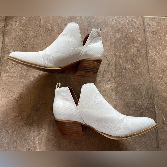 Western Ankle Boots (6) - Picture 2 of 5